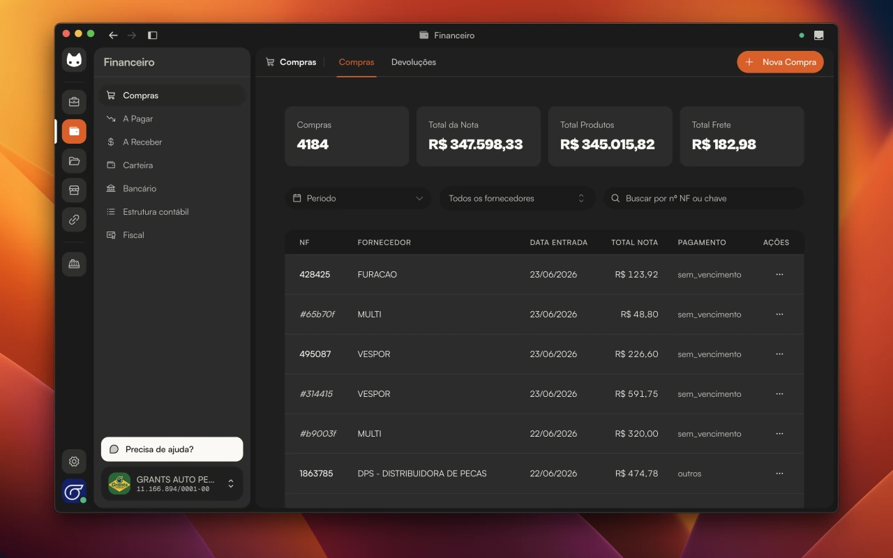 Módulo Compras do Operify mostrando totais consolidados, tabela de NFs por fornecedor com data, valor, status e pagamento